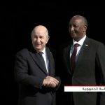 الرئيس الجزائري يخص البرهان باستقبال رسمي في قصر المرادية