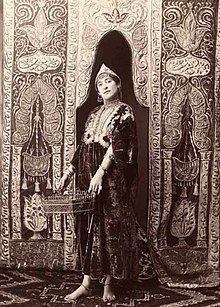القفطان الجزائري..زي جزائري يحاول المغرب قرصنته