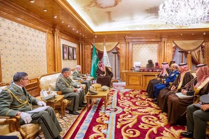 هذا ما دار بين رئيس أركان الجيش الجزائري ووزير الدفاع السعودي