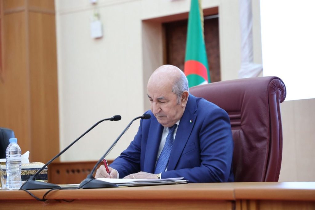 الجزائر..قرار رئاسي بإنهاء مهام المدير العام للجوية الجزائرية