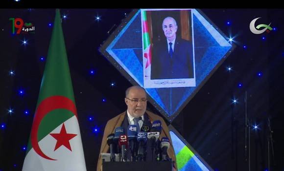 الرئيس الجزائري يرفع قيمة المكافآت المخصصة للفائزين بالمسابقة الدولية للقرآن الكريم