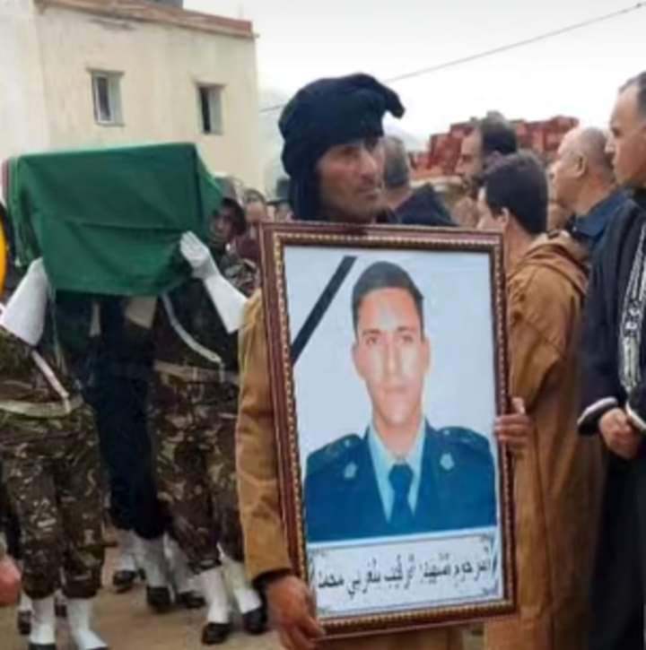 الجزائر تودع شهداء  حادث سقوط حوامة قتالية في أجواء جنائزية مهيبة