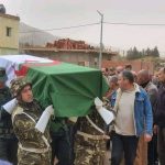 الجزائر تودع شهداء  حادث سقوط حوامة قتالية في أجواء جنائزية مهيبة