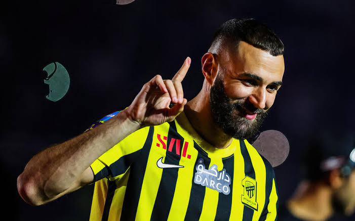 إسقاط شكوى كريم بنزيمة لاعب الاتحاد السعودي ضد وزير الداخلية الفرنسي جيرالد دارمانان بتهمة التشهير