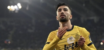 شايبي وعمورة يتألقان في مباراة فرانكفورت وسانت جيلواز