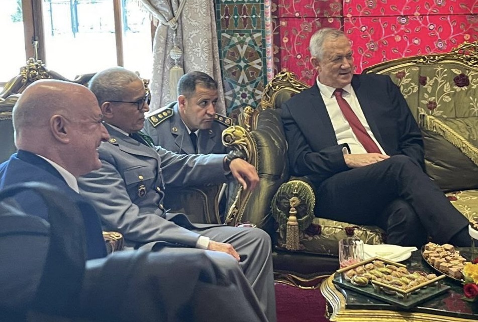 بالونات اختبار مغربية ..محمد السادس يبحث عن وساطة مع الجزائر؟
