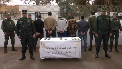 تفكيك شبكة إجرامية مختصة في تدبير وتسهيل عملية خروج ودخول المغاربة عبر الحدود الجزائرية بطريقة غير شرعية
