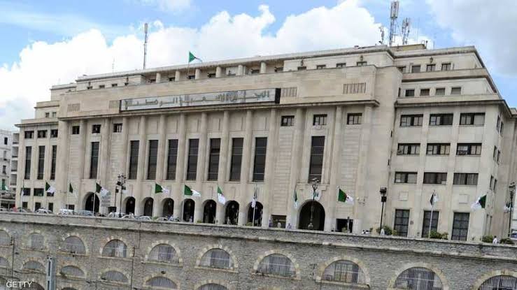 التفوه بكلمات خادشة للحياء  في شوارع الجزائر سيقودك للسجن أو دفع غرامة