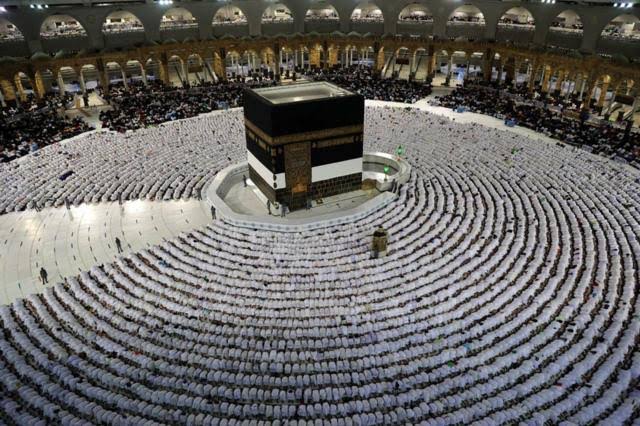 حج 2024: تحديد تكلفة الحج ب840 ألف دينار جزائري
