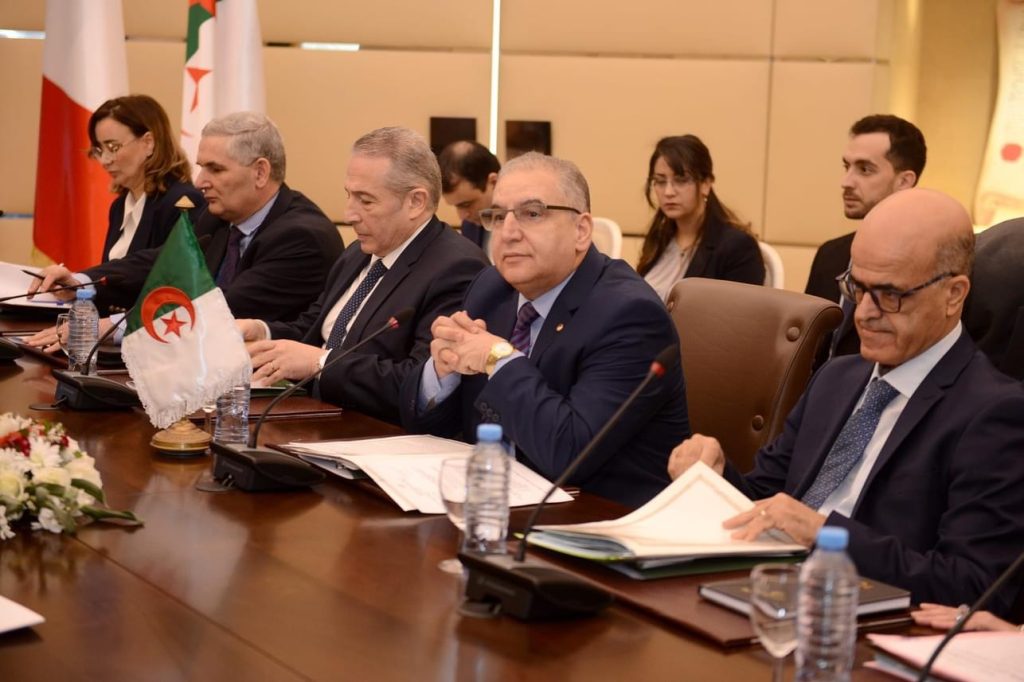 مشاورات سياسية جزائرية فرنسية
