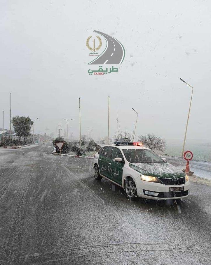 #تقلبات_جوية: عدة طرق مقطوعة بسبب تراكم الثلوج وارتفاع منسوب المياه