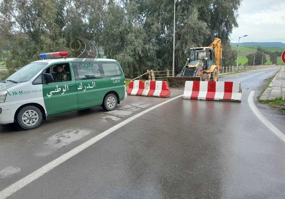 #تقلبات_جوية: عدة طرق مقطوعة بسبب تراكم الثلوج وارتفاع منسوب المياه
