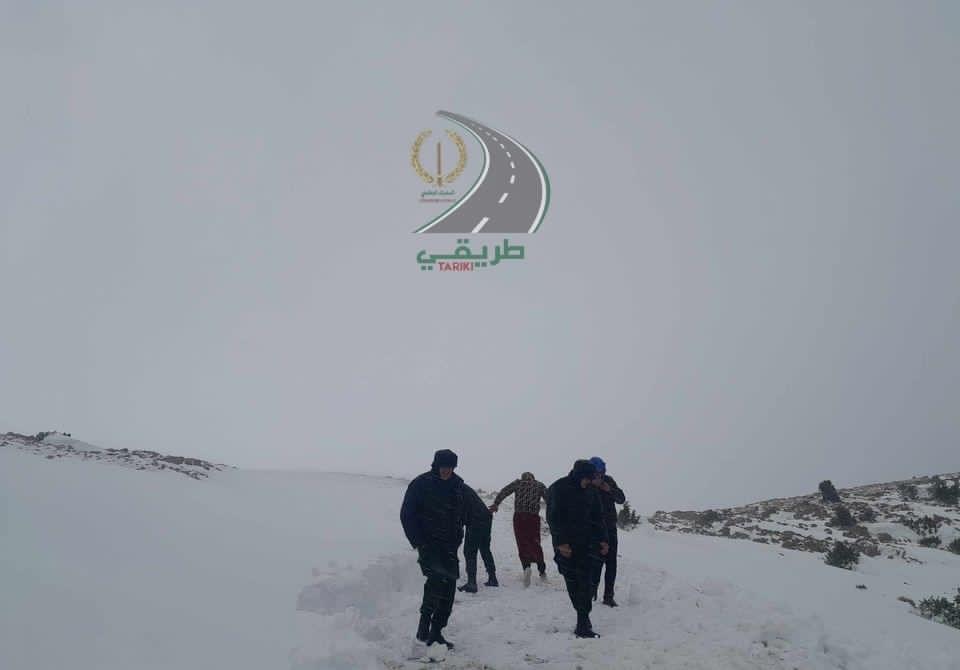 #تقلبات_جوية: عدة طرق مقطوعة بسبب تراكم الثلوج وارتفاع منسوب المياه
