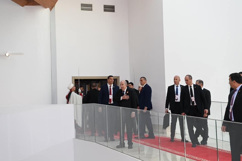 الرئيس الجزائري عبد المجيد تبون محور اهتمام الصحافة العالمية