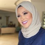 مذيعة قناة ⁧‫الجزيرة‬⁩ الإعلامية الجزائرية ⁧‫خديجة بن قنة‬⁩ تؤدي الصلاة في مسجد قبة الصخرة وتثير عاصفة من الجدل عربيا