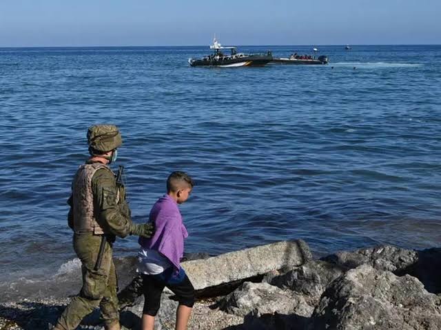 المغرب يوافق على استقبال المهاجرين غير الشرعيين المرحلين من سبتة الإسبانية