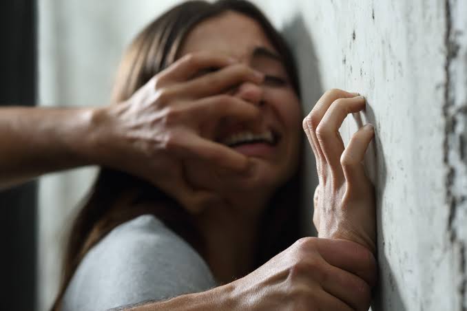 اعتقال مغربية بإسبانيا باعت أختها لمسن إسباني من أجل الاستعباد الجنسي
