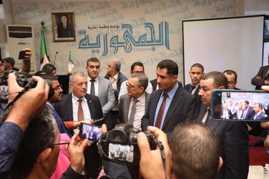 محمد لعقاب ينهي مهام مدير جريدة “الجمهورية “