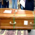 الخارجية الجزائرية توضح .. الدولة الجزائرية تتكفل بمصاريف نقل جثامين الجزائريين المتوفين بالخارج  دون استثناء