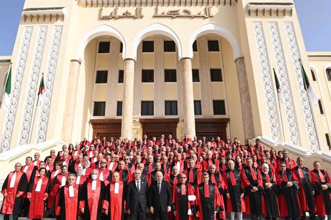 بقرار رئاسي ..منح بعض القضاة المتقاعدين لقب “القاضي الشرفي”