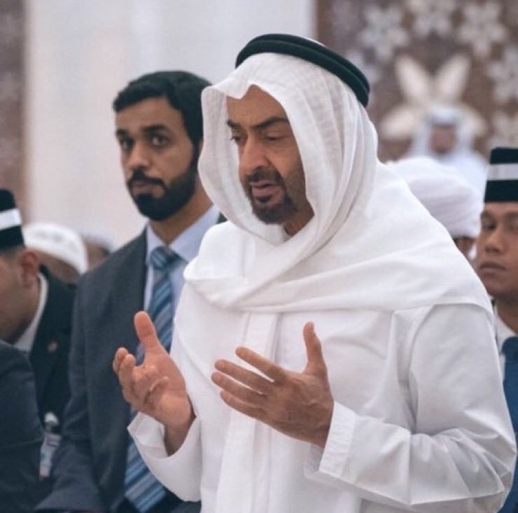 إعلامي إماراتي “مجنس “يهدد الجزائر ..ويصبح محل سخرية وتهكم في العالم العربي ..