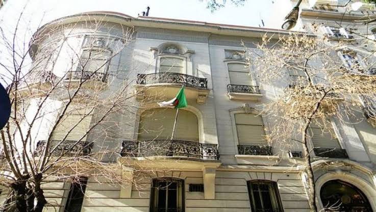 وزارة الشؤون الخارجية تتخذ إجراءات استعجالية للتكفل بالجالية الجزائرية بالخارج
