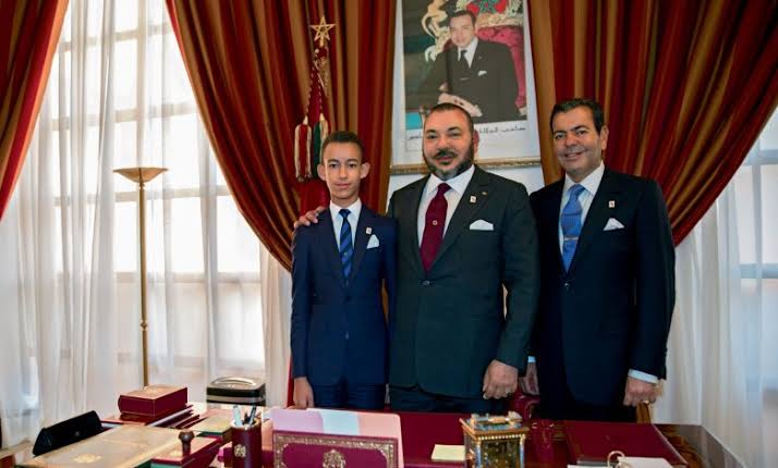حمام دم في القصر الملكي المغربي ..من سيحسم معركة الخلافة بين  “ولي العهد “وشقيق الملك مولاي رشيد “