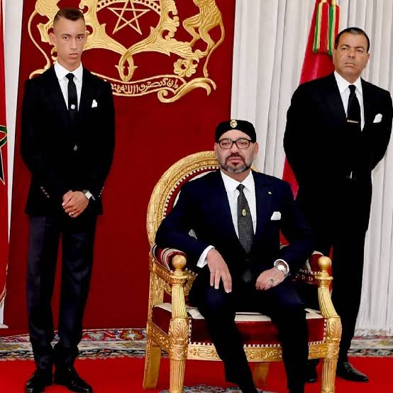حمام دم في القصر الملكي المغربي ..من سيحسم معركة الخلافة بين  “ولي العهد “وشقيق الملك مولاي رشيد “