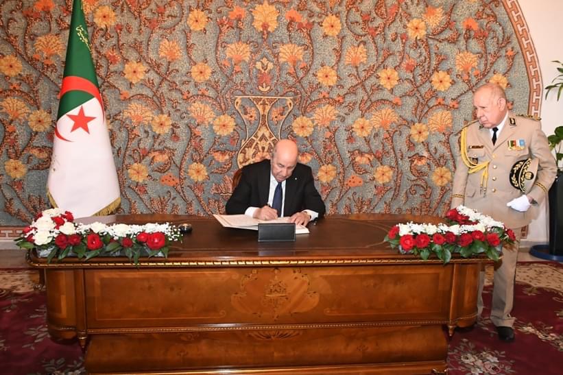رسائل تبون للداخل والخارج من مبنى “طاقارا ” ..السيادة الوطنية تصان بالارتكاز على جيش قوي مهاب واقتصاد متطور