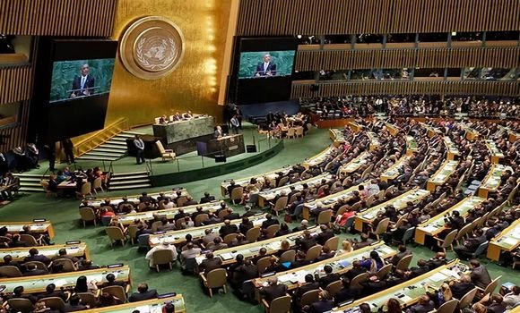 الجمعية العامة تعتمد قرارا يدعم طلب عضوية فلسطين ويمنحها امتيازات إضافية