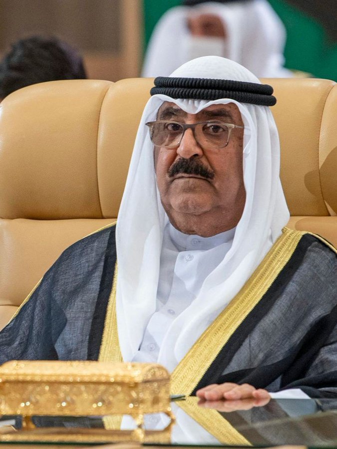 أمير ⁧‫#الكويت‬⁩: حل مجلس الأمة ووقف بعض مواد الدستور لمدة لا تزيد عن 4 سنوات