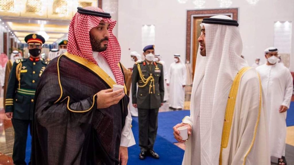 معركة كسر عظام بين الإمارات والسعودية لقيادة الشرق الأوسط ..نهاية شهر العسل !