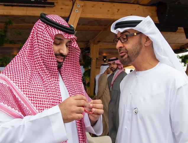معركة كسر عظام بين الإمارات والسعودية لقيادة الشرق الأوسط ..نهاية شهر العسل !