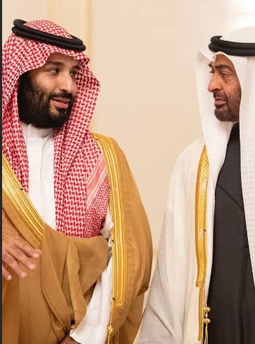 معركة كسر عظام بين الإمارات والسعودية لقيادة الشرق الأوسط ..نهاية شهر العسل !
