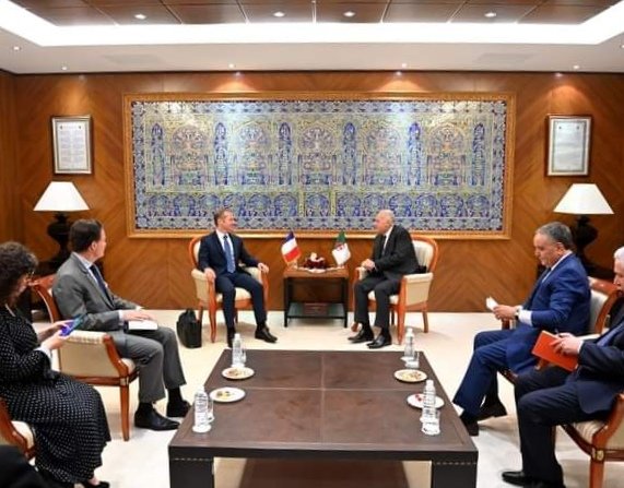 وزير الخارجية الجزائري يستقبل المبعوث الخاص للرئيس الفرنسي بشأن ليبيا