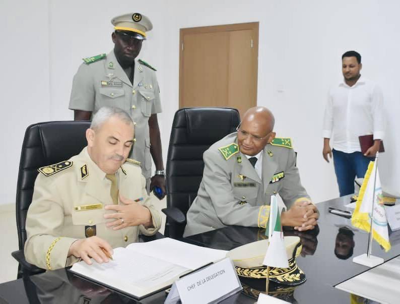 وفد من المدرسة العليا الحربية الجزائرية في زيارة إلى موريتانيا
