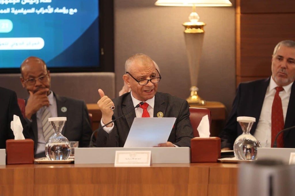 الرئيس الجزائري عبد المجيد تبون وجها لوجه مع رؤساء الأحزاب الجزائرية ..تقليد رئاسي  يتماشى مع العهد الجديد