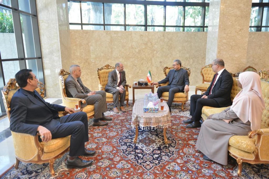 السفارة الإيرانية بالجزائر  تستقبل  وفود المعزين على إثر وفاة الرئيس الإيراني ومرافقيه