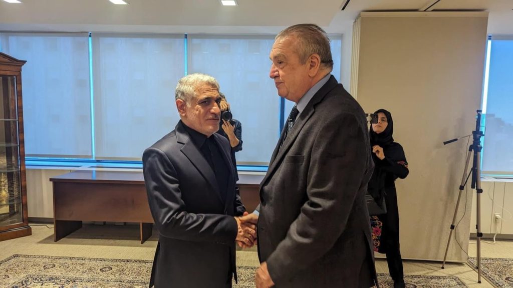 عمار بن جامع يقدم واجب العزاء لرئيس البعثة الإيرانية الدائمة لدى الأمم المتحدة