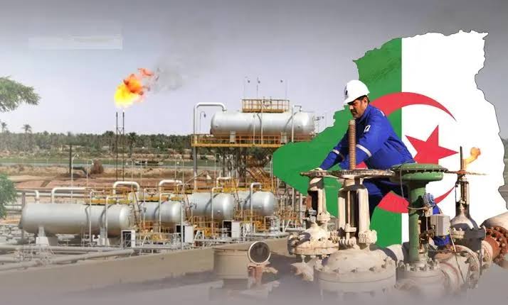 إسبانيا تلعب بالنار ..المغرب يطرح مناقصة لبناء محطة عائمة للغاز الطبيعي المسال .