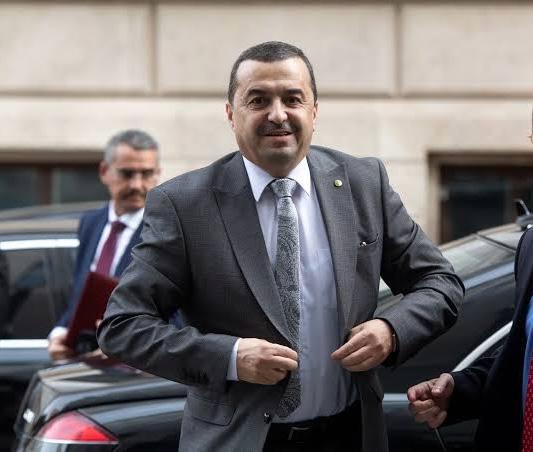 إسبانيا تلعب بالنار ..المغرب يطرح مناقصة لبناء محطة عائمة للغاز الطبيعي المسال .