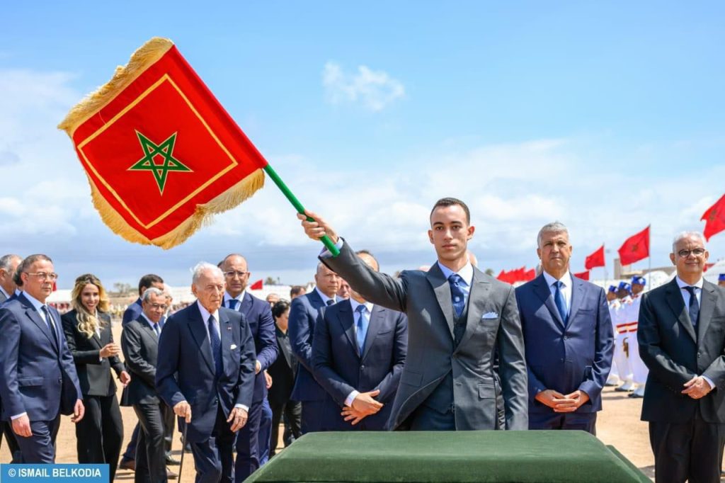 بتمويل إماراتي ..أزولاي  ونجل الملك المغربي يضعان حجر الأساس لبناء محطة تحلية مياه البحر !