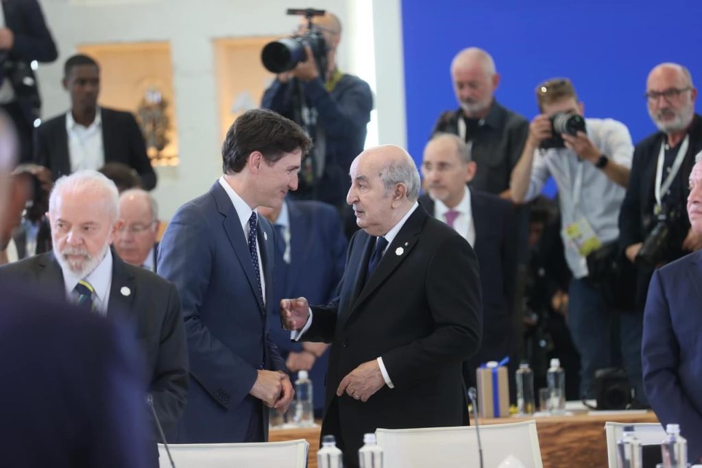 الرئيس الجزائري يخطف الأنظار في قمة G7