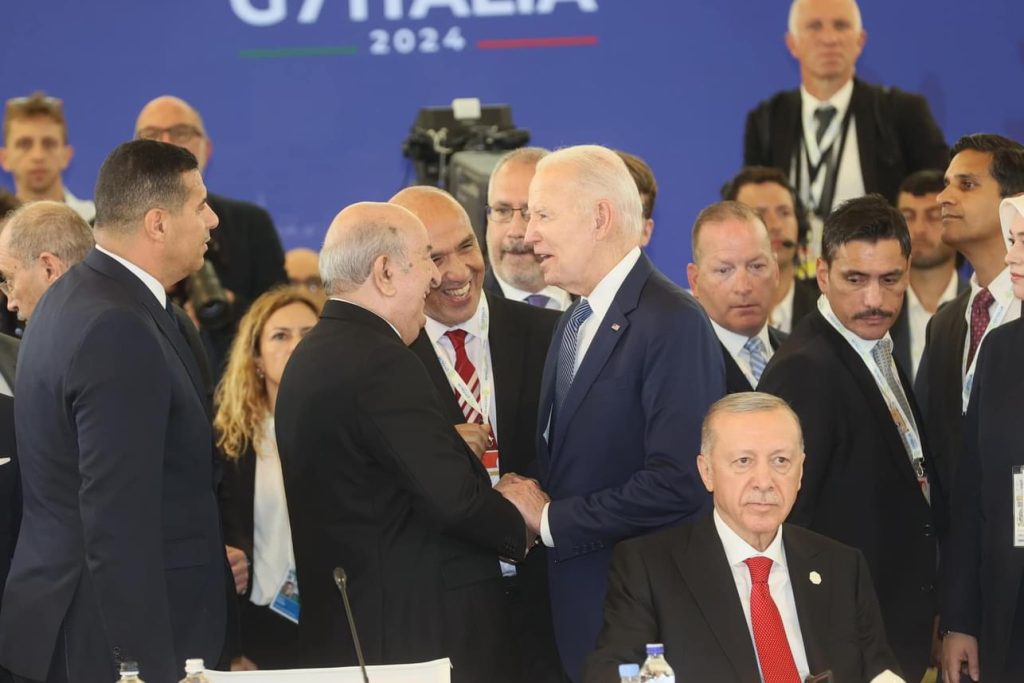 الرئيس الجزائري يخطف الأنظار في قمة G7