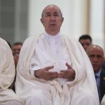 الرئيس الجزائري عبد المجيد تبون يؤدي صلاة عيد الأضحى بجامع الجزائر