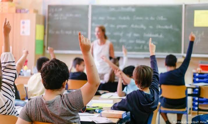 توظيف أساتذة اللغة العربية في فرنسا