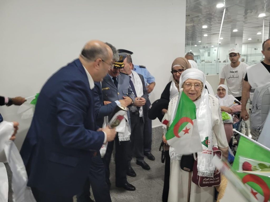 عودة أولى طلائع الحجاج الجزائريين