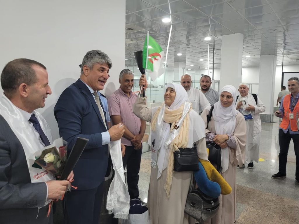 عودة أولى طلائع الحجاج الجزائريين