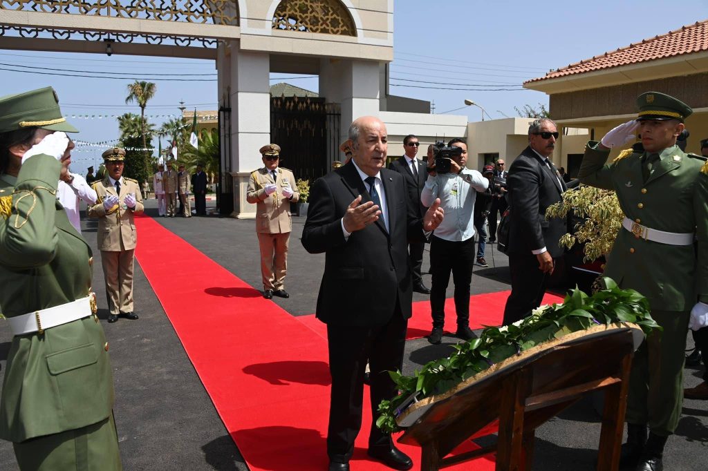 الأكاديمية العسكرية لـ ⁧‫#شرشال‬⁩: ⁧‫تبون‬⁩ يشرف على مراسم تفتيش التشكيلات العسكرية