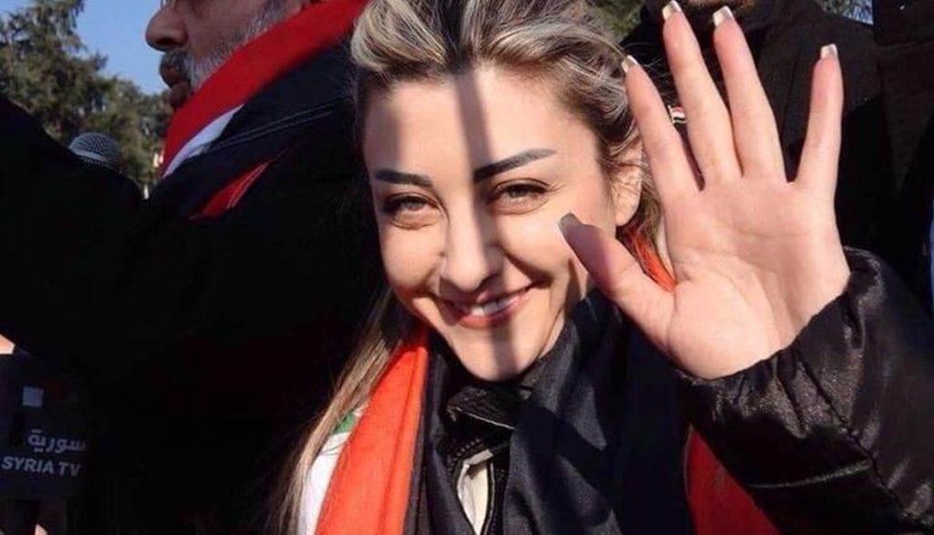 الرئاسة السورية تعلن وفاة لونا الشبل مستشارة بشار الأسد